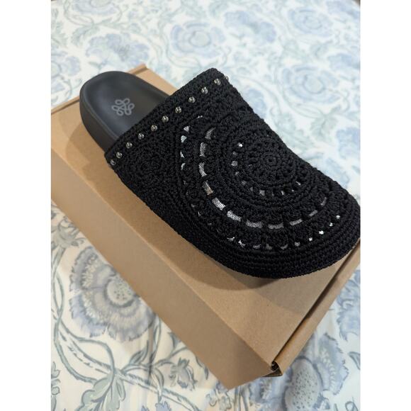 The Sak Black Crochet Studded Bolinas Clogs NIB - Picture 3 of 5